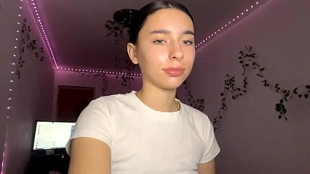 LilithFlamey online show from November 24, 2025, 4:18 pm