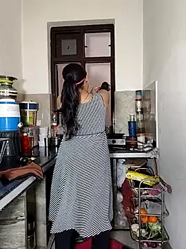 Snapshot of Heena-143@xh chatting on February 17, 2026, 4:54 am Heena-143xh online show from February 17, 2026, 4:54 am