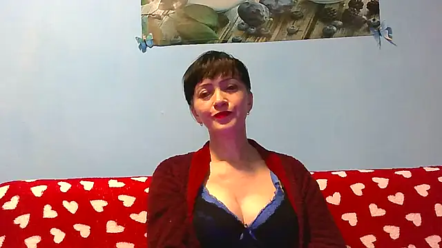 IffetLove42 online show from April 18, 2026, 8:09 pm