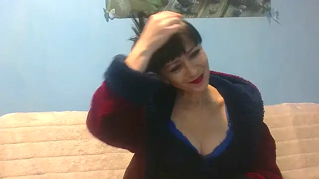 IffetLove42 online show from November 7, 2025, 8:13 pm