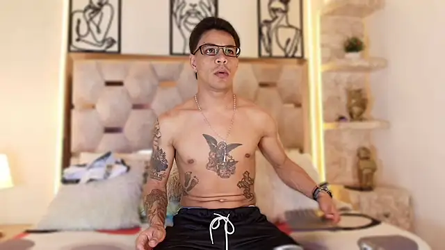 Andrew Haalls online show from November 15, 2025, 8:46 pm