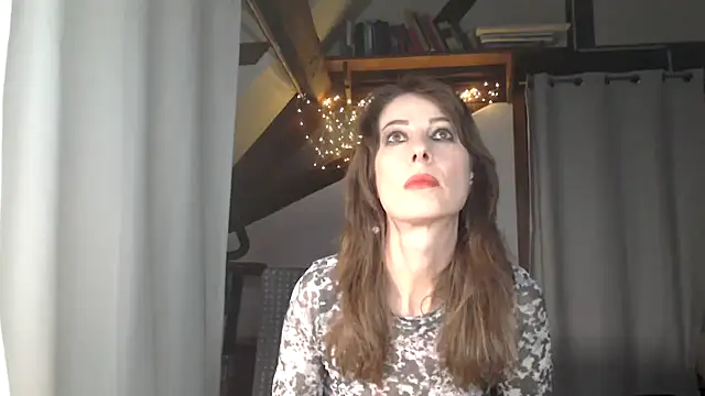 MissDyannis online show from March 9, 2026, 7:39 pm