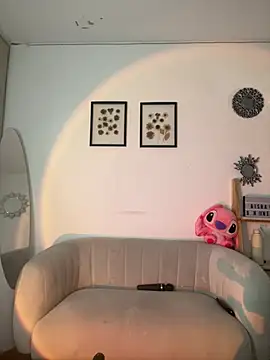 Oceane16  online show from March 6, 2026, 2:17 am