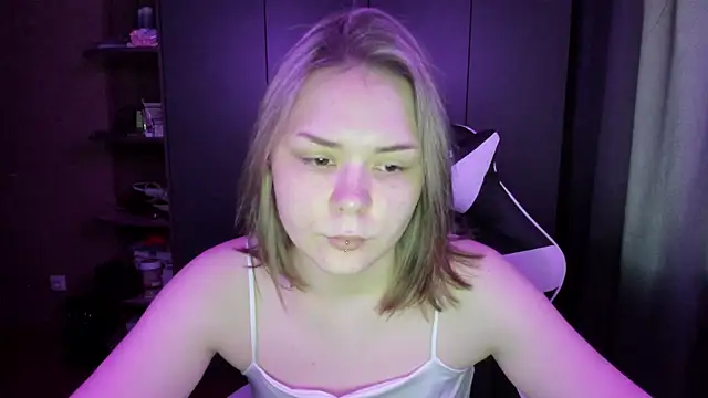 sophia lix online show from November 19, 2025, 8:25 am