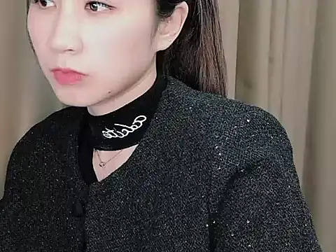 Snapshot of lvy-002 chatting on November 3, 2025, 4:07 am lvy-002 online show from November 3, 2025, 4:07 am