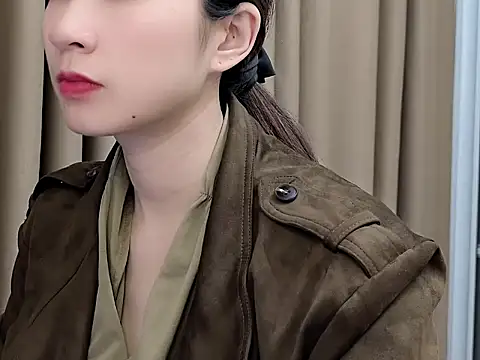 Snapshot of lvy-002 chatting on November 12, 2025, 2:37 am lvy-002 online show from November 12, 2025, 2:37 am