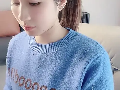 Snapshot of lvy-002 chatting on December 20, 2025, 11:02 am lvy-002 online show from December 20, 2025, 11:02 am