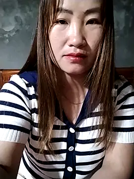 emini-xx online show from April 29, 2026, 11:33 pm