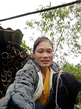 doggy-00 online show from December 4, 2025, 8:57 am