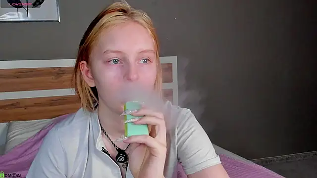 AngelWisee online show from June 19, 2026, 3:12 am