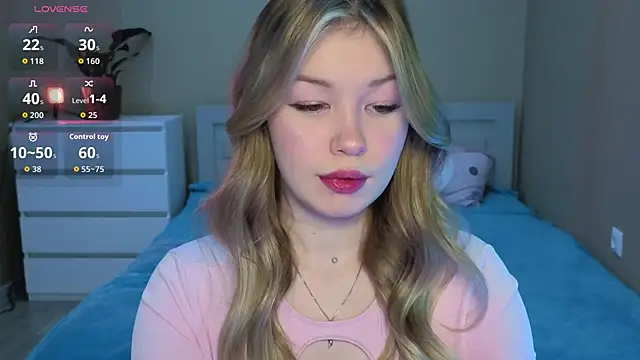 Snapshot of pawsclawss chatting on March 4, 2026, 6:32 am pawsclawss online show from March 4, 2026, 6:32 am