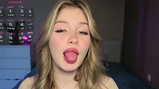 Snapshot of pawsclawss chatting on March 3, 2026, 4:52 am pawsclawss online show from March 3, 2026, 4:52 am