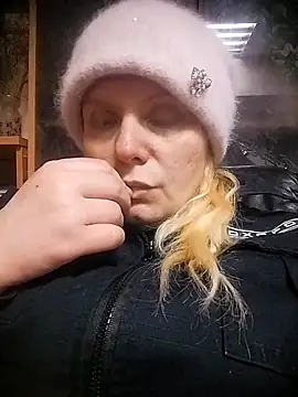 Snapshot of Lana-murr chatting on February 18, 2026, 7:10 pm Lana-murr online show from February 18, 2026, 7:10 pm