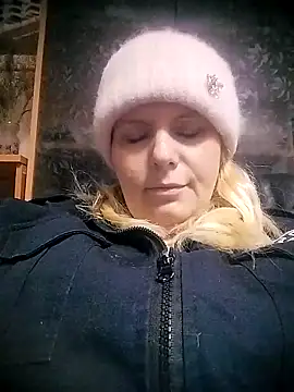 Snapshot of Lana-murr chatting on March 2, 2026, 10:49 pm Lana-murr online show from March 2, 2026, 10:49 pm