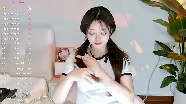Yiluo95 online show from June 22, 2026, 4:04 pm