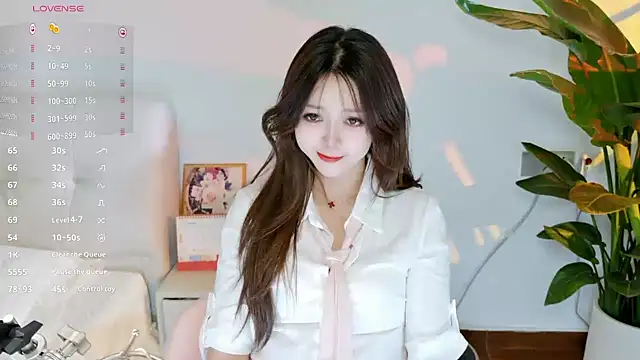 Yiluo95 online show from June 24, 2026, 4:38 pm