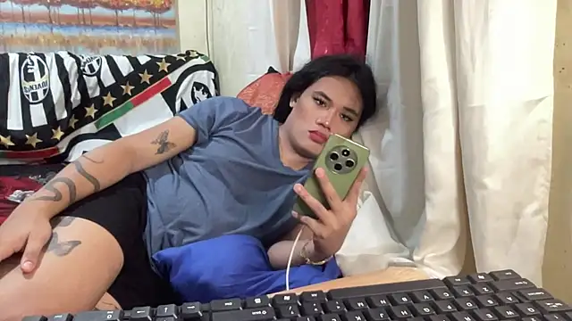 untouchable mia online show from November 24, 2025, 3:23 pm