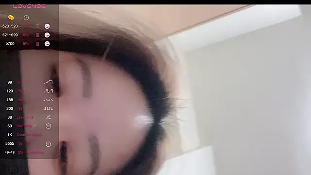 Snapshot of kim1010holiday chatting on December 3, 2025, 9:31 am kim1010holiday online show from December 3, 2025, 9:31 am