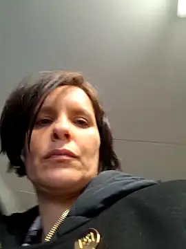 Piediniecollant online show from March 12, 2026, 11:03 am