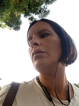 Piediniecollant online show from July 31, 2026, 4:56 am
