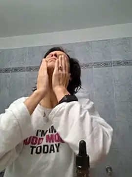 Piediniecollant online show from December 23, 2025, 5:40 am