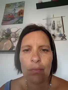 Piediniecollant online show from July 2, 2026, 7:58 am
