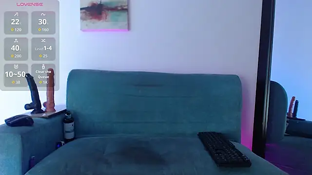evelinmartinez online show from April 22, 2026, 7:53 pm