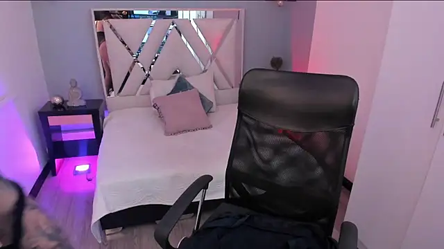 mia jagger online show from June 20, 2026, 3:33 am