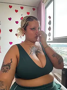 pinkbaddie777 online show from February 8, 2026, 10:07 pm