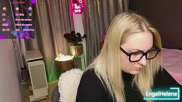 EngelHelene online show from March 13, 2026, 1:49 pm