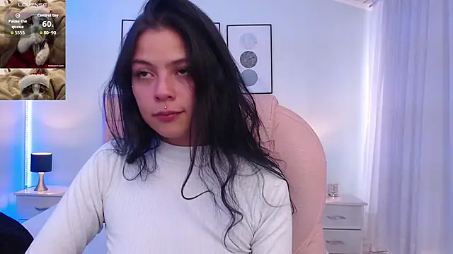 KikiVelvet online show from December 1, 2025, 8:10 pm