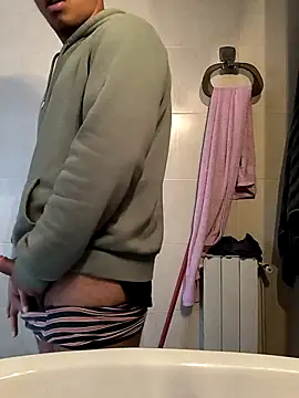 Snapshot of chavalpeludo chatting on December 16, 2025, 2:10 pm chavalpeludo online show from December 16, 2025, 2:10 pm