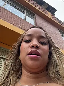 AriVelvet online show from February 5, 2026, 7:43 pm