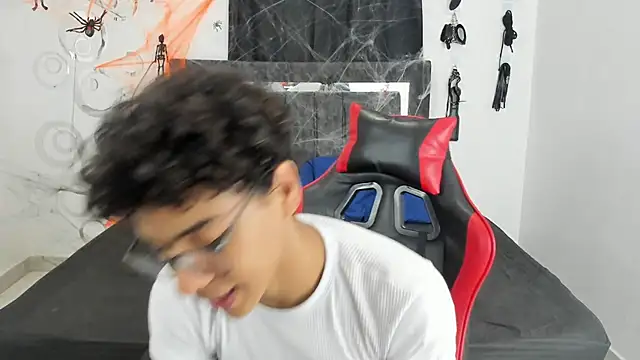 Maximiliano Khalil online show from October 28, 2025, 7:35 pm