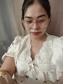 Bamboo-niee123 online show from June 16, 2026, 5:18 am