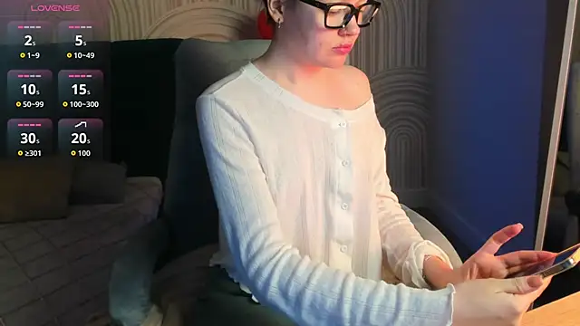 Snapshot of R_I_N_A chatting on March 10, 2026, 1:09 am R I N A online show from March 10, 2026, 1:09 am