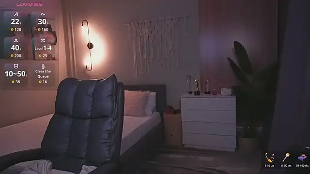 R I N A online show from November 29, 2025, 1:06 am