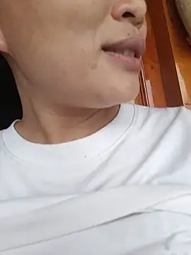 yoyo-mi online show from July 24, 2026, 4:52 am