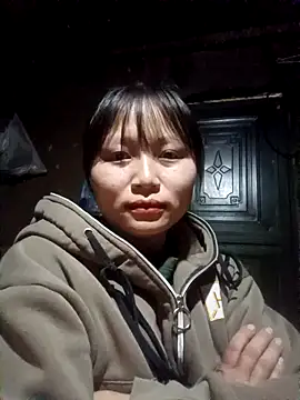 yoyo-mi online show from October 29, 2025, 1:59 am