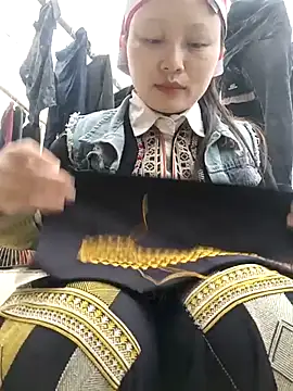 yoyo-mi online show from February 17, 2026, 1:36 am