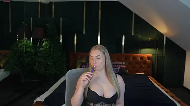 Ariella Star online show from January 12, 2026, 11:06 am