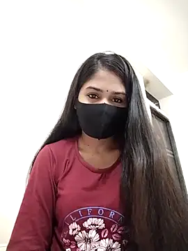 Green LaDY66 online show from December 21, 2025, 10:17 am