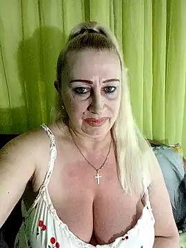 Esenia505 online show from May 5, 2026, 1:36 pm