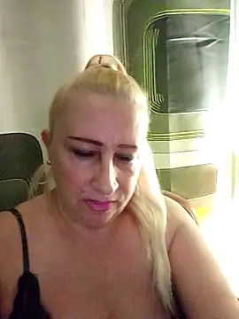 Esenia505 online show from November 25, 2025, 5:08 am