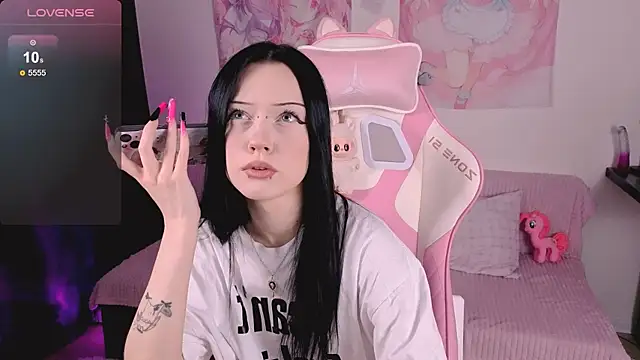 ophelia amber online show from June 9, 2026, 4:41 pm