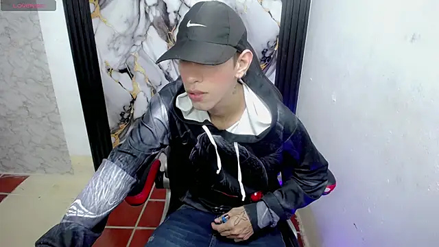 The latin boy online show from December 18, 2025, 2:38 am