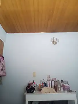 Snapshot of Skay_bluee chatting on February 28, 2026, 12:43 am Skay bluee online show from February 28, 2026, 12:43 am