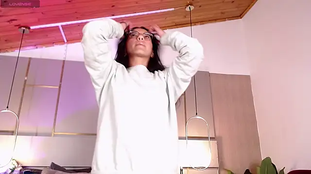 Snapshot of Skay_bluee chatting on November 11, 2025, 1:28 pm Skay bluee online show from November 11, 2025, 1:28 pm