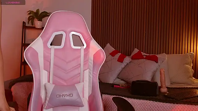 Snapshot of Skay_bluee chatting on November 28, 2025, 12:49 pm Skay bluee online show from November 28, 2025, 12:49 pm