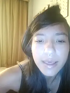 Snapshot of Skay_bluee chatting on December 21, 2025, 8:42 pm Skay bluee online show from December 21, 2025, 8:42 pm